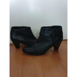 Schoenen en laarzen.