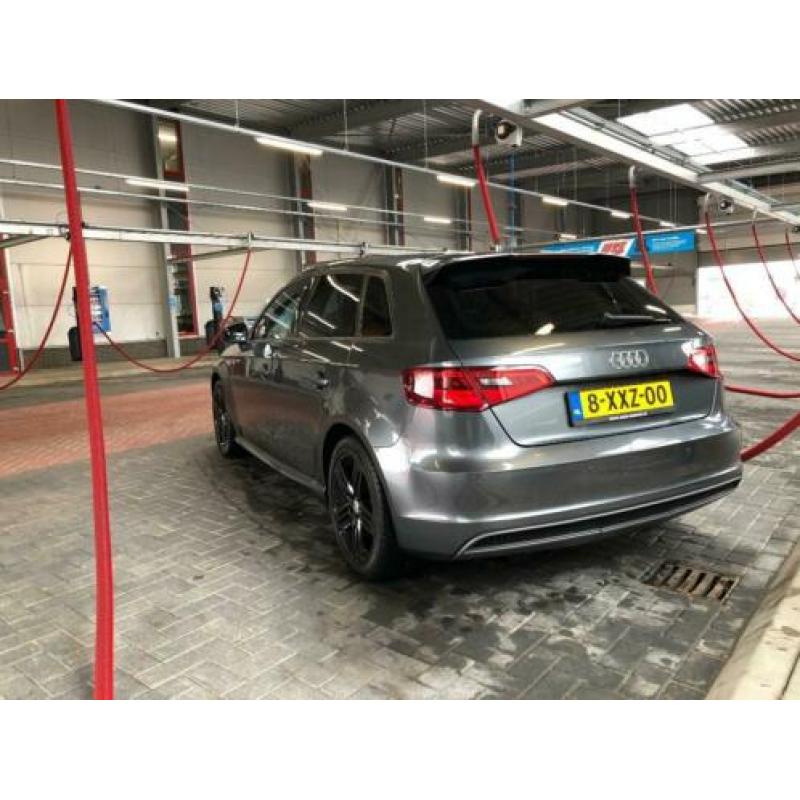 Audi A3 1.4TFSI G-tron 81KW S-line S-tronic