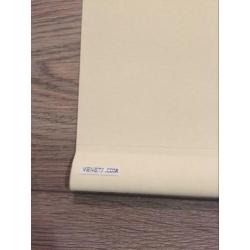 Veneta verduisterend rolgordijn licht beige 905mm x 1200mm