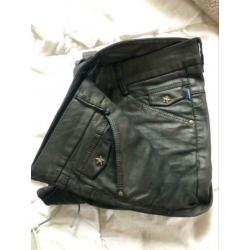 Leatherlook jeans maat 36