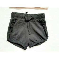 Nieuw H&M shortje exclusive conscious, maat 56