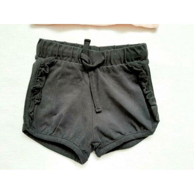 Nieuw H&M shortje exclusive conscious, maat 56