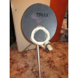 Triax schotelantenne op standaard