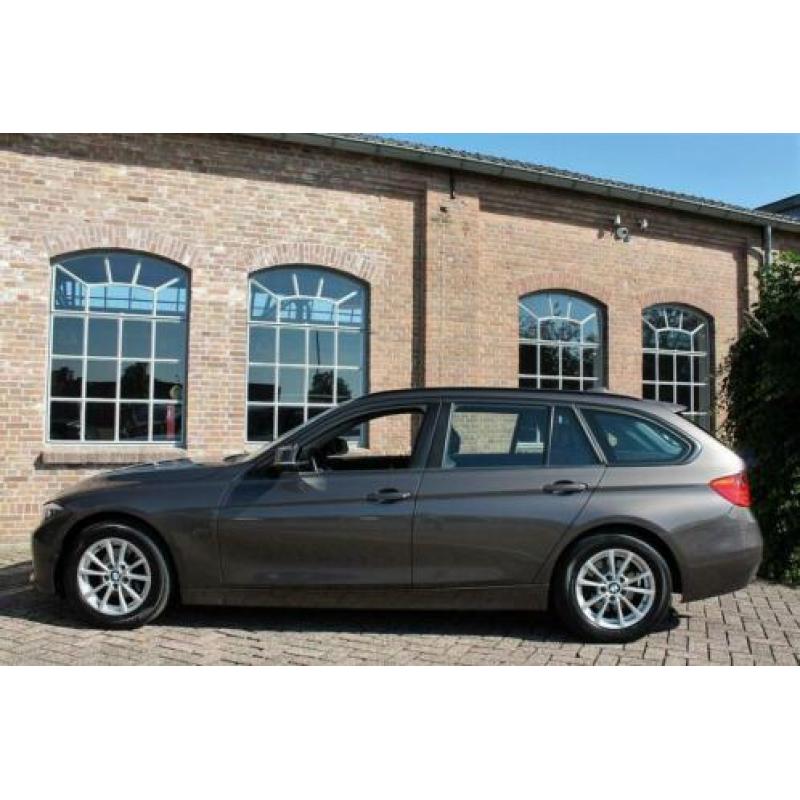 BMW 3-serie Touring 318d High Executive Upgrade Automaat 201