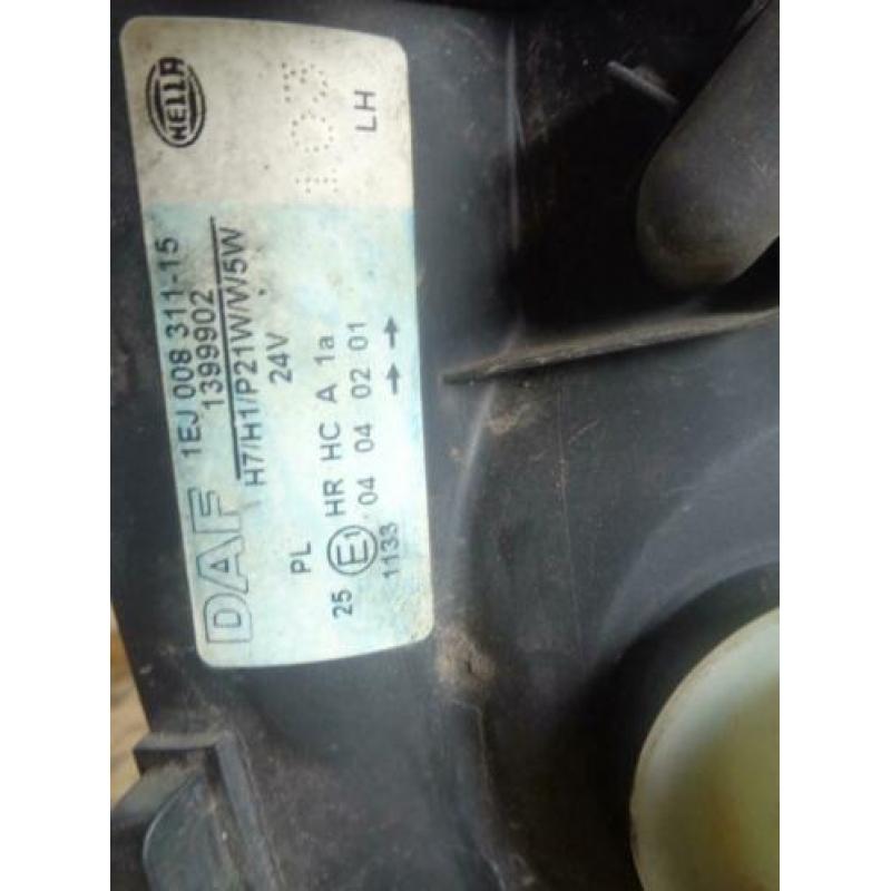 Occ daf xf95 koplamp links