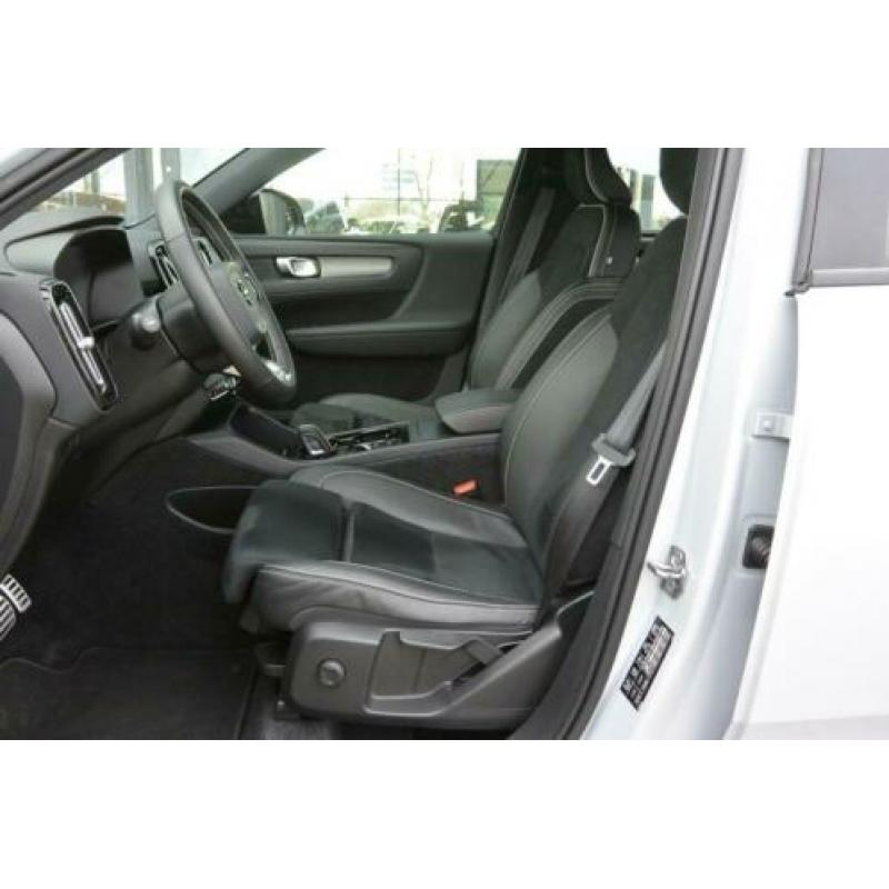 Volvo XC40 T3 163PK R-Design Standkachel / Keyless / PDC v+a