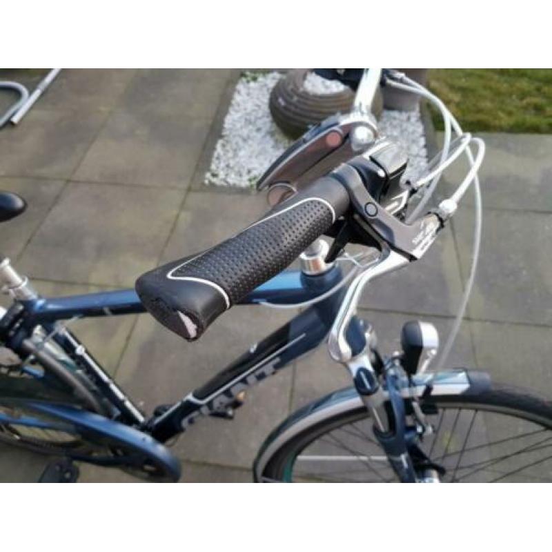 Nette herenfiets giant 28 inch wielen, 53 inch frame