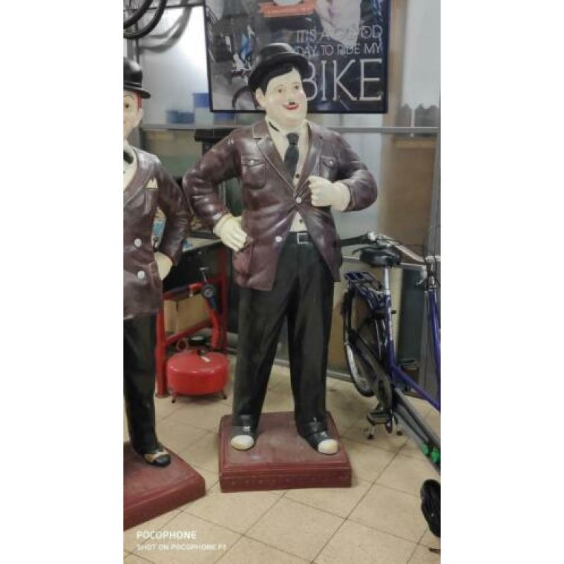 Laurel Hardy levensgrote poppen uit videotheek