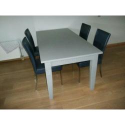 Fraaie hardhouten grijze eettafel 180 x 90 x 77 cm.