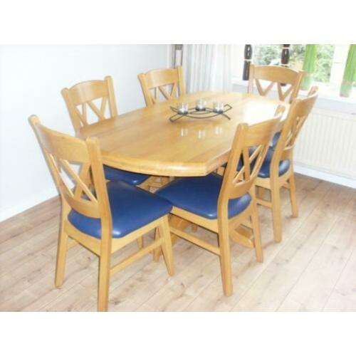 Eethoek / eetkamer met 6 stoelen