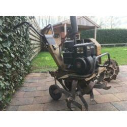 Tuinfrees met toebehoren