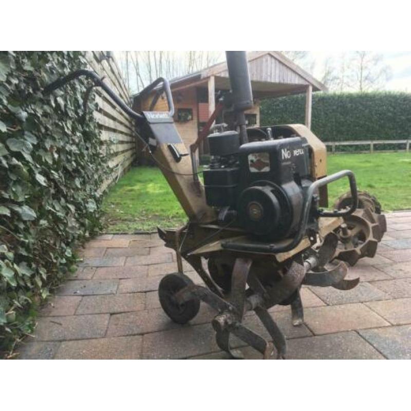 Tuinfrees met toebehoren