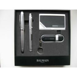 Mooie pennenset Balmain aangeboden.