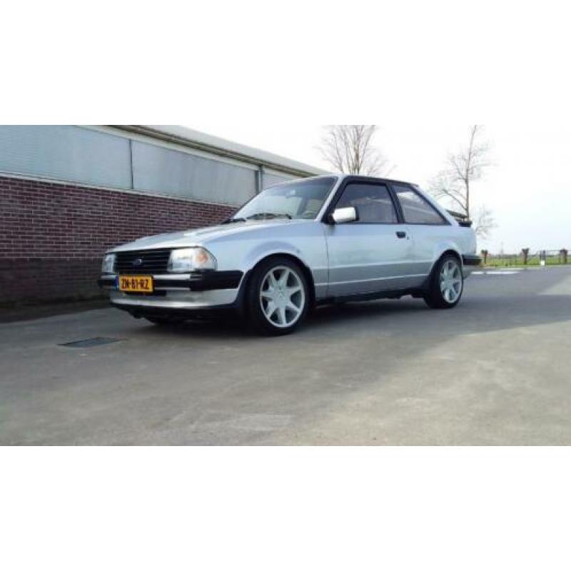 Ford Escort 1.6 Xr3i 1983 Grijs
