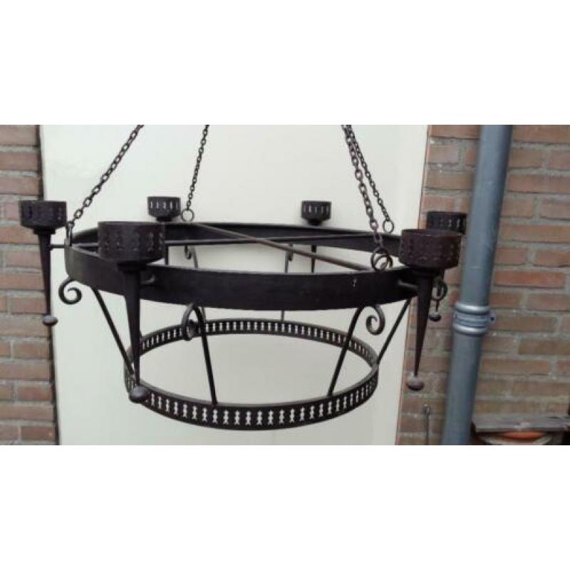 Metalen kroonluchter met 6 kandelaars, 4 tuikettingen