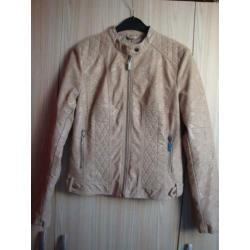 Nieuw beige RINO & PELLE jasje met kant effect. Maat 38