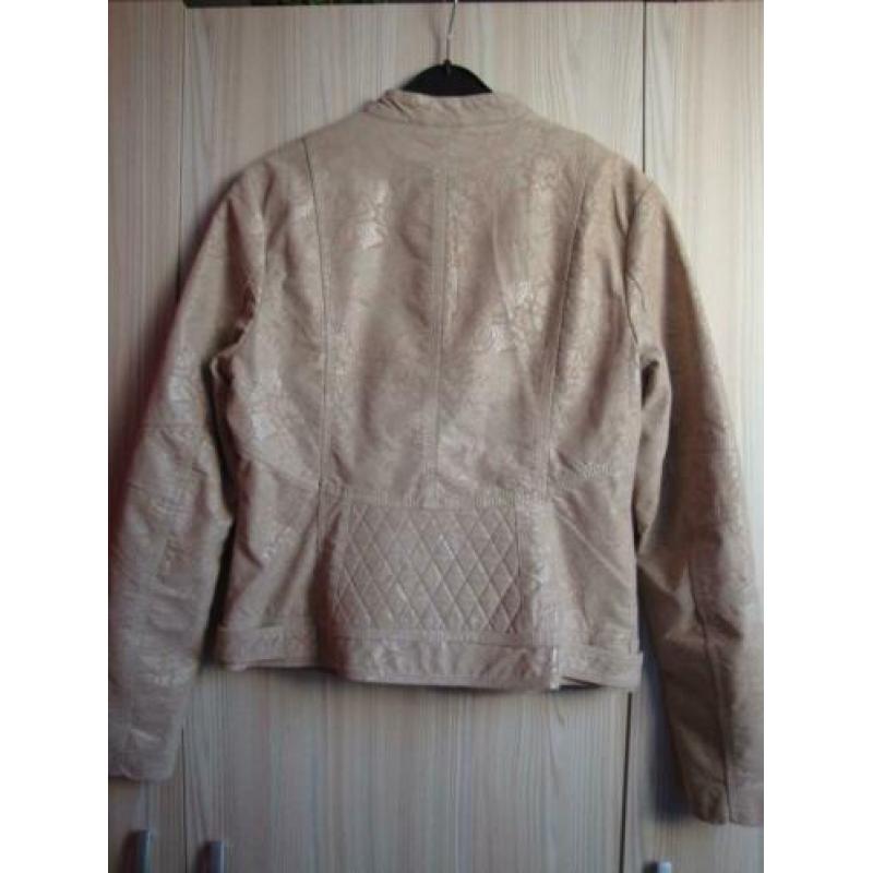 Nieuw beige RINO & PELLE jasje met kant effect. Maat 38