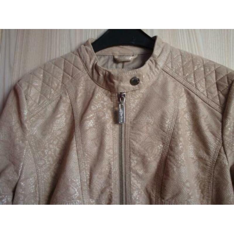 Nieuw beige RINO & PELLE jasje met kant effect. Maat 38