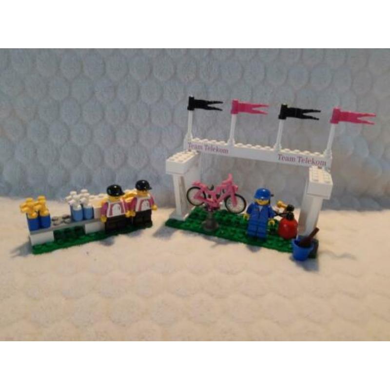 Lego 1198 Town - Service Team - 2 Bikers with Service Tools