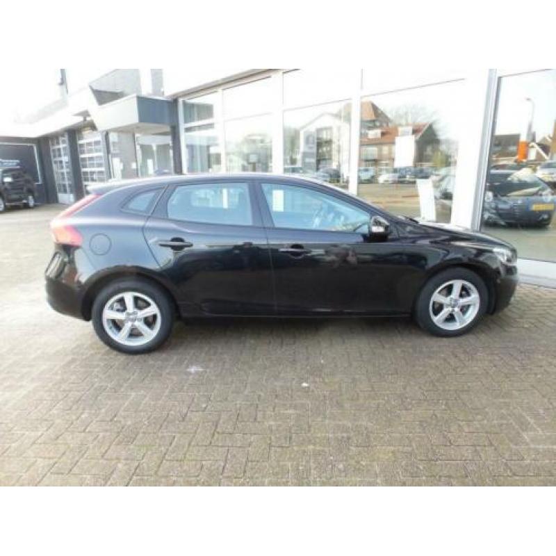 Volvo V40 1.6 D2 Kinetic 55 dkm *Navi/Clima/PDC/LM/Cruise*