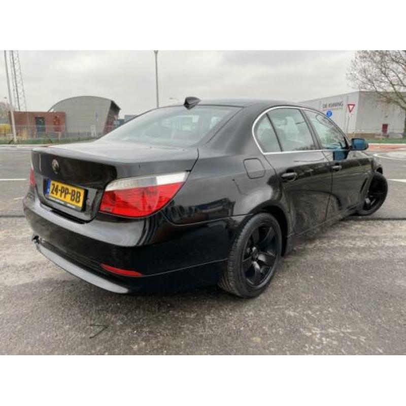 Bmw 5-serie 520i EXE/AUT/CRUIS/NAP/PDC/Y-TIMER/INRUIL MOG!!!