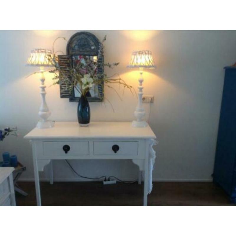 Mooie brede brocante salontafel voor 55,00 €