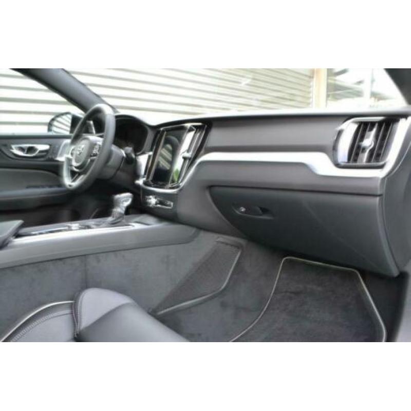 Volvo S60 New T4 R-design / Luxury / Intellisafe / 360 Camer