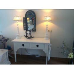 Mooie brede brocante salontafel voor 55,00 €