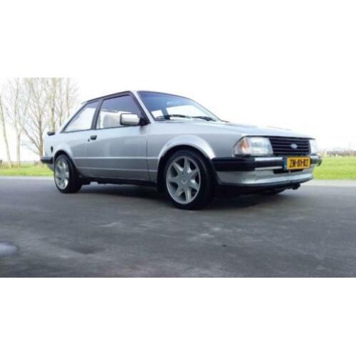 Ford Escort 1.6 Xr3i 1983 Grijs