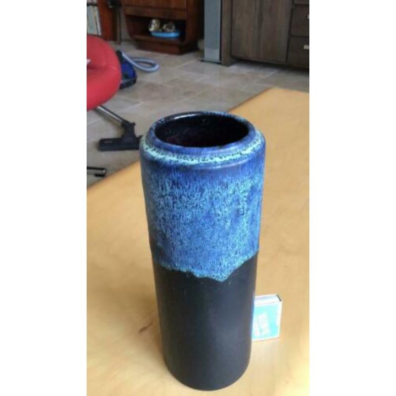 Vintage blauw-zwarte fatlava west Germany vaas.