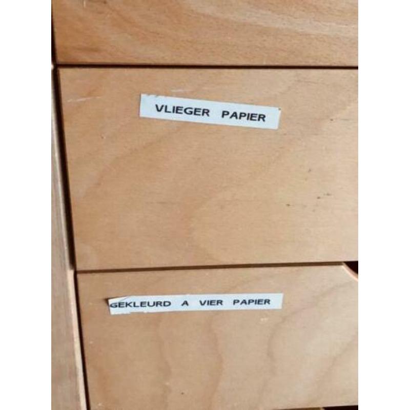 Papierkast/ schoolkast