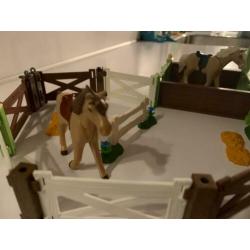 Playmobil spirit stal