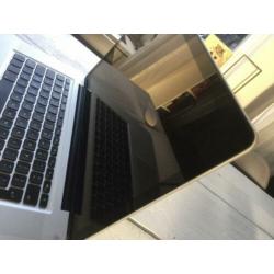 RUILEN Macbook Pro 15” 2012-2,3 i7 RUILEN tegen iMac