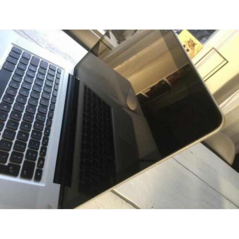 RUILEN Macbook Pro 15” 2012-2,3 i7 RUILEN tegen iMac