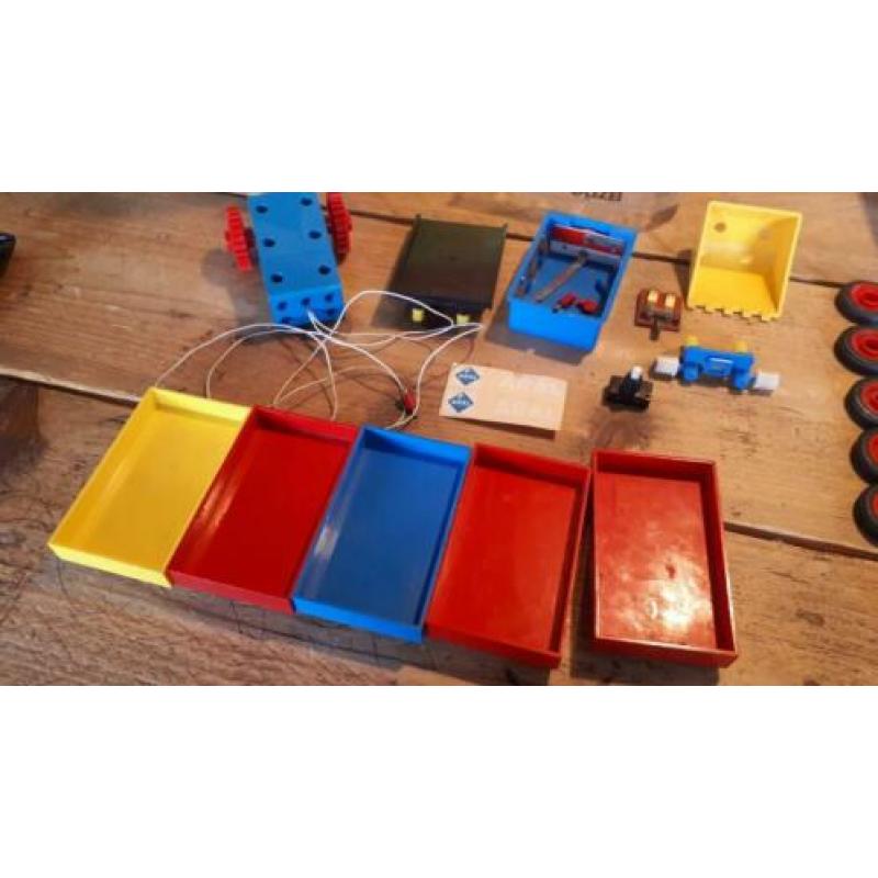 Partij Vintage Plasticant MB, heel veel onderdelen