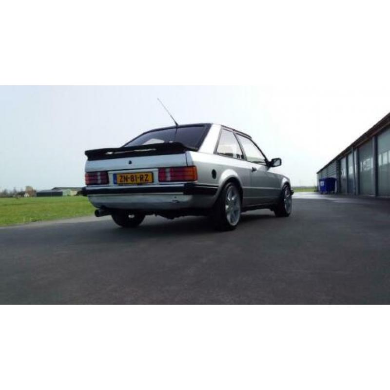 Ford Escort 1.6 Xr3i 1983 Grijs