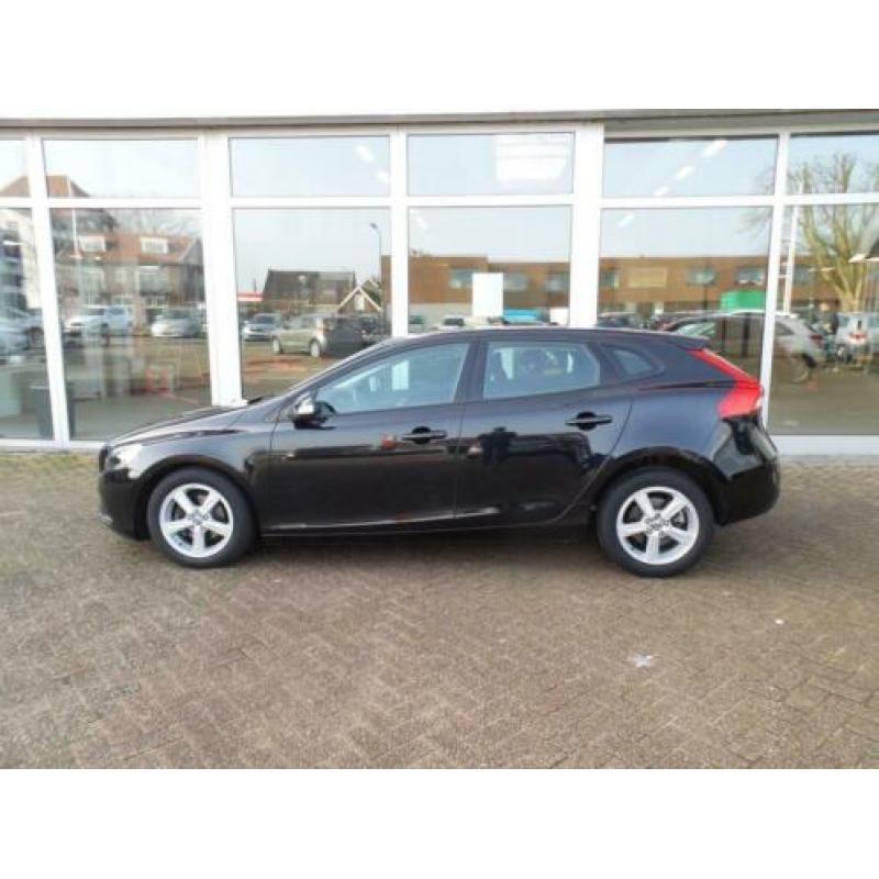 Volvo V40 1.6 D2 Kinetic 55 dkm *Navi/Clima/PDC/LM/Cruise*