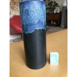 Vintage blauw-zwarte fatlava west Germany vaas.