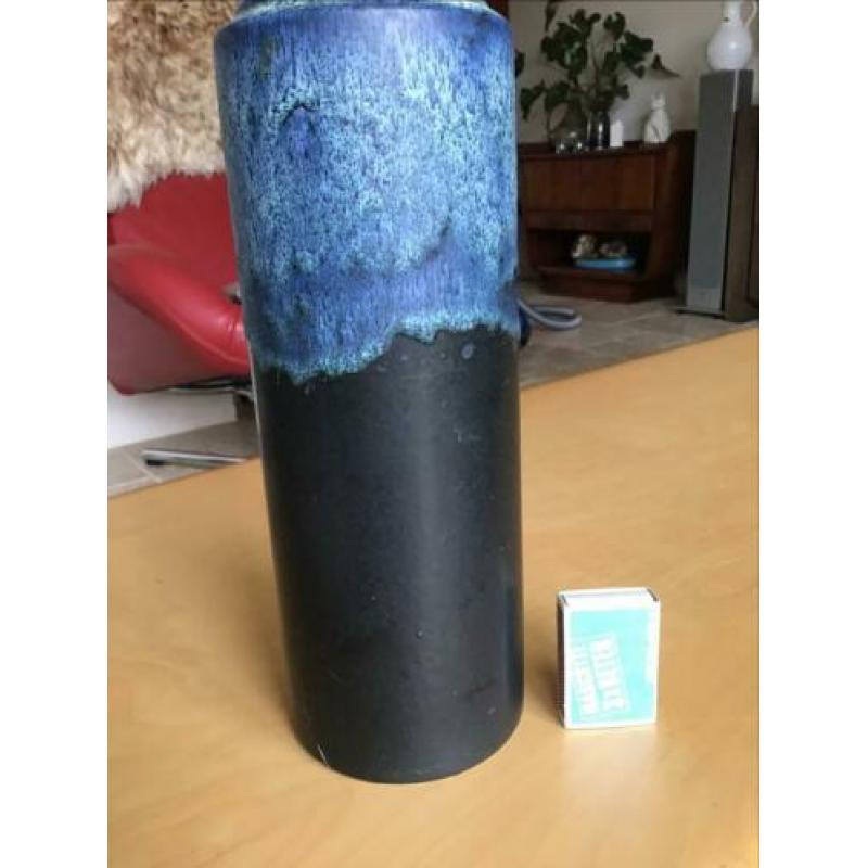 Vintage blauw-zwarte fatlava west Germany vaas.