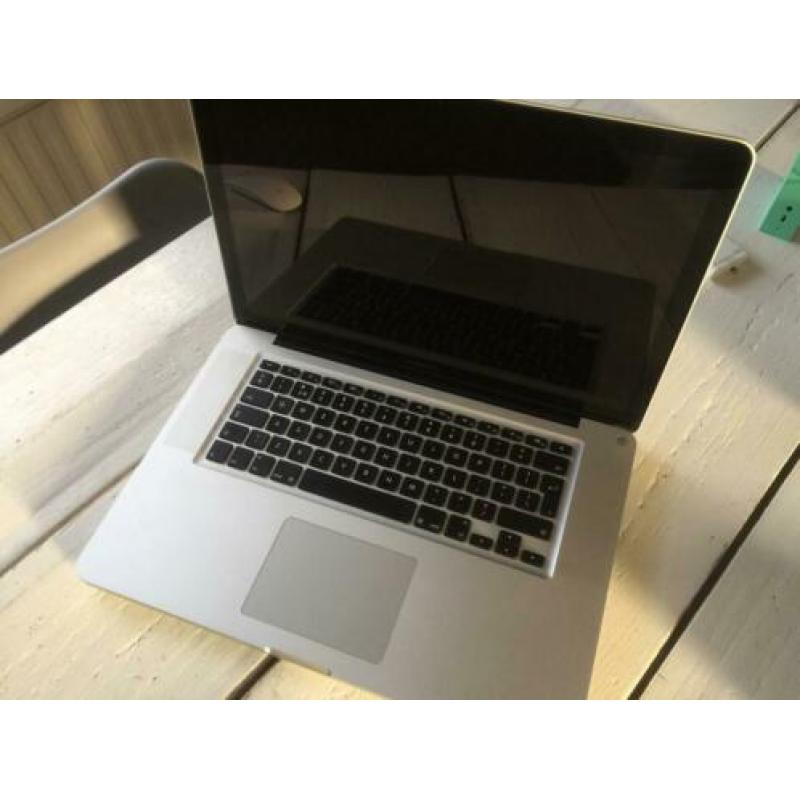 RUILEN Macbook Pro 15” 2012-2,3 i7 RUILEN tegen iMac