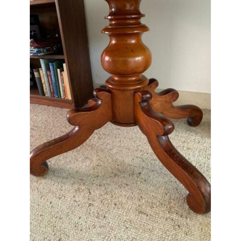Antieke mahoniehouten tafel