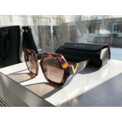Valentino Hexagonal Oversized zonnebril