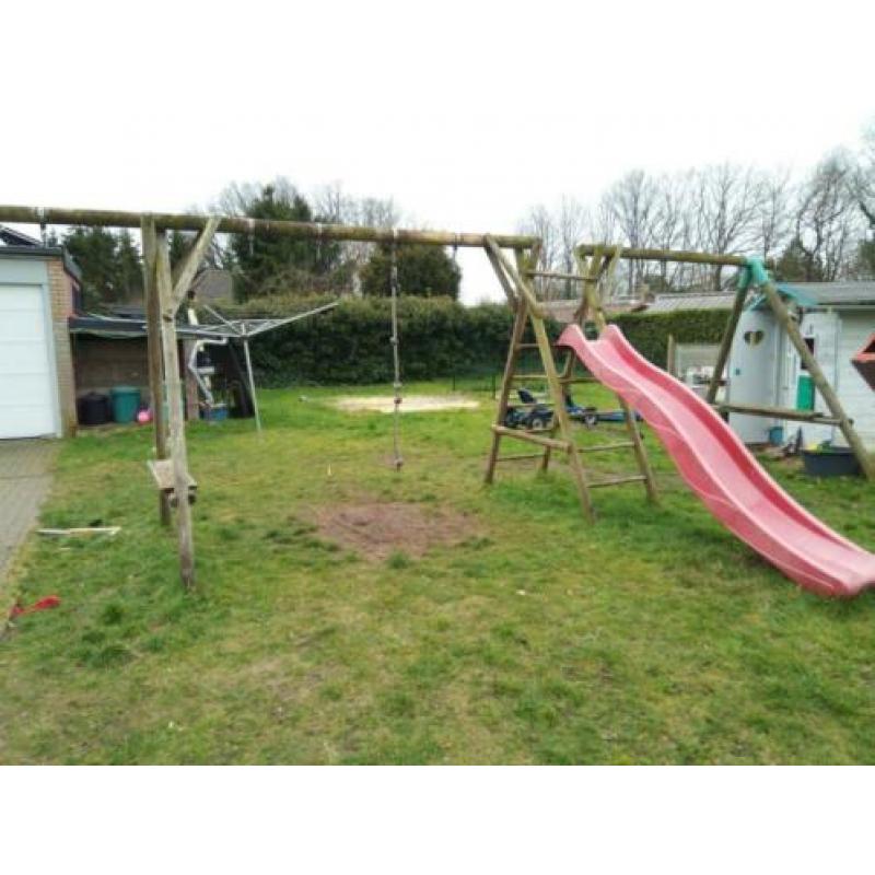 Schommel en glijbaan