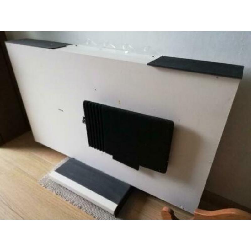 GRATIS af te halen; zelfgemaakte bas reflex kast.
