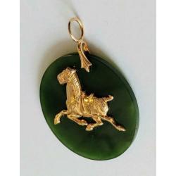 Schitterende Jade hanger met gouden paard 14k goud 585