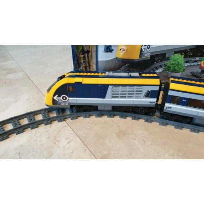 Lego City passagierstrein 60197 compleet