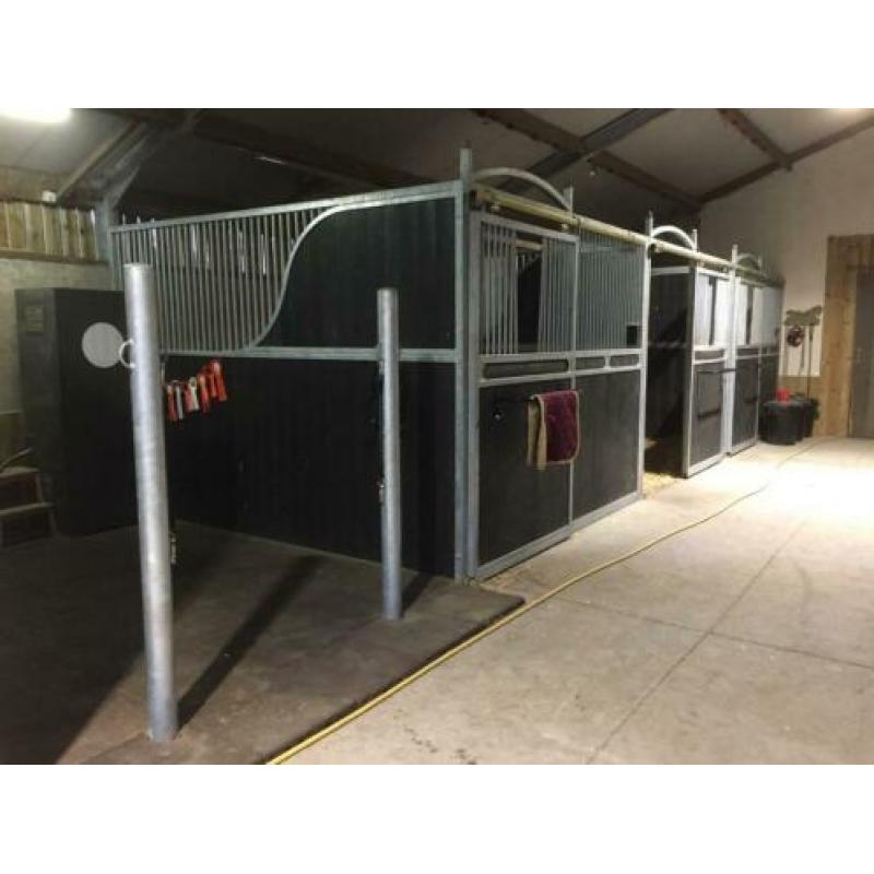 Paarden/pony stal/ box te huur