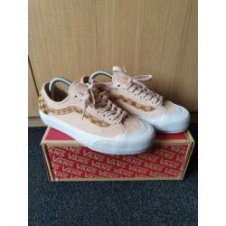 Vans style 36 decon sf suede beige/bruin (39)