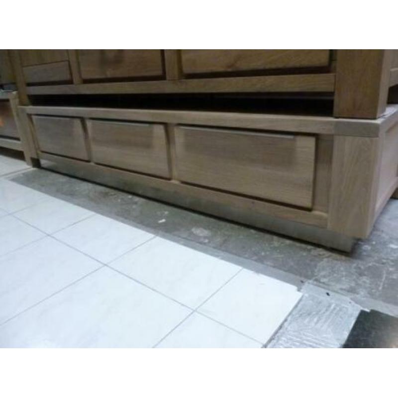 Nieuwe natural grey elmhouten uitschuiftafel, 140 bij 160cm
