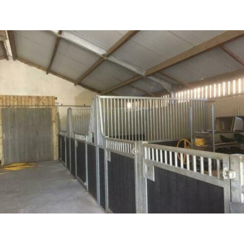 Paarden/pony stal/ box te huur
